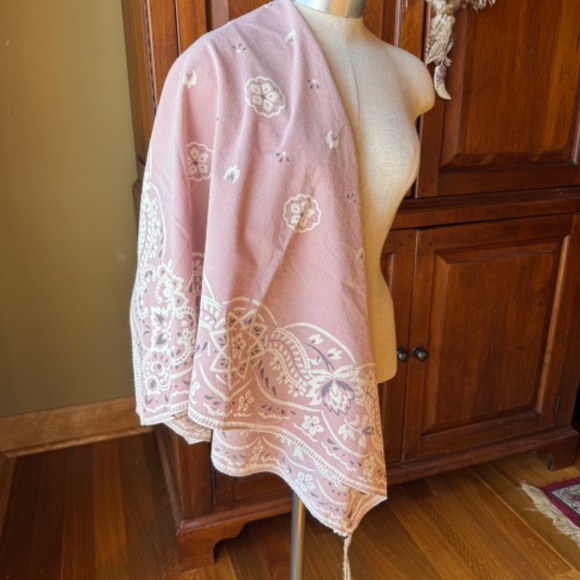 NWT Magnolia Pearl Kansas Scarf - Picture 8 of 12